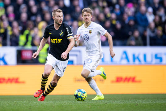 s Sebastian Larsson