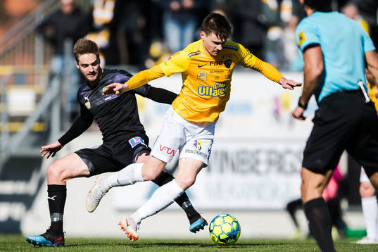 Örebros Johan Mårtensson och Falkenbergs Kirill Pogrebnyak