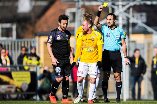Falkenbergs Marcus Klingenberg Mathisen tilldelas en varning