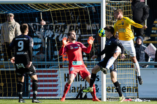 Falkenbergs John Björkengren gör 1-0