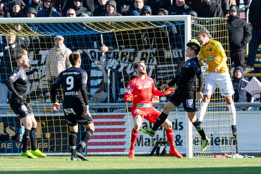 Falkenbergs John Björkengren gör 1-0