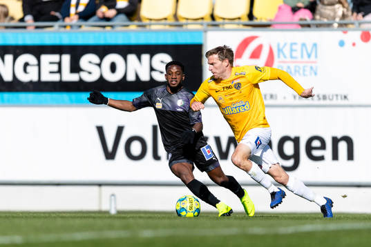 Örebros Kevin Wright och Falkenbergs Karl Söderström