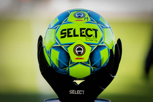 Matchboll före fotbollsmatchen i Allsvenskan mellan