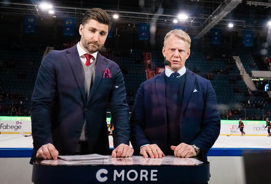 Cmores Björn Oldeen och Niklas Wikegård i TV-studion