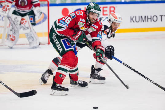 Frölundas Brandon Gormley och Malmö Redhawks Frederik