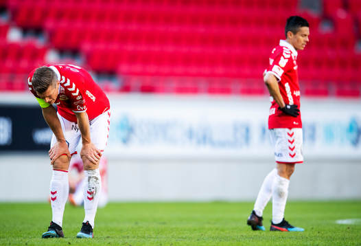 Kalmars Viktor Elm och Romário Pereira Sipião deppar