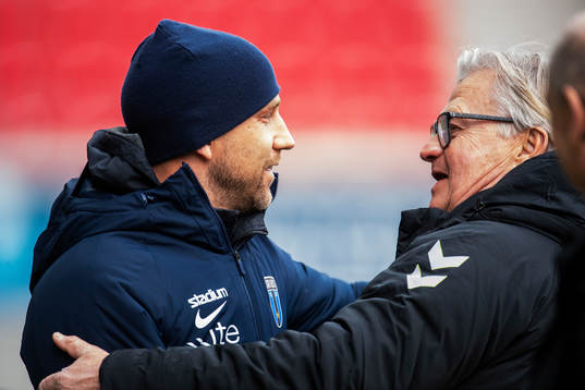 Sirius tränare Henrik Rydström fick många kramar