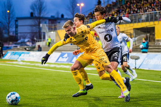 Erlend Dahl Reitan of Bodø/Glimt and Pål Andre Helland of