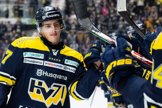 s Isac Brännström jublar