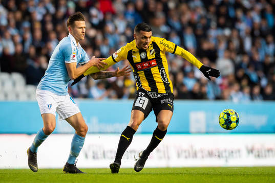 Malmö FFs Arnór Traustason och Häckens Ahmed Yasin