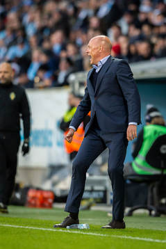 Malmö FFs tränare Uwe Rösler reagerar