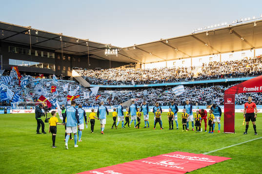 Malmö FFs spelare gör entré