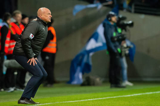 Malmö FFs tränare Uwe Rösler reagerar