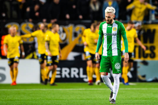 Hammarbys Simon Sandberg deppar