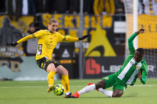 Elfsborgs Pawel Cibicki och Hammarbys Kossounou Odilon
