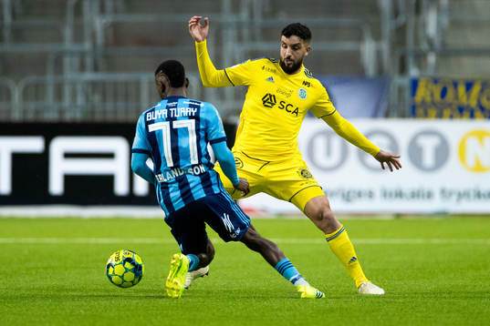 Sundsvalls Maic Sema och Djurgårdens Mohamed Buya Turay