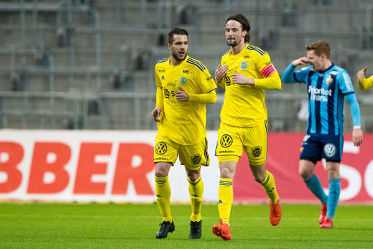 Sundsvalls Linus Hallenius med Juan Jose Ciercoles Sagra