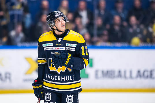 s Isac Brännström jublar