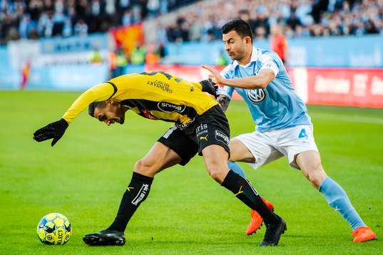 Malmö FFs Behrang Safari och Häckens Ahmed Yasin