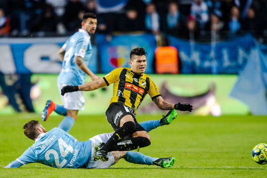 Malmö FFs Lasse Nielsen och Häckens Paulinho
