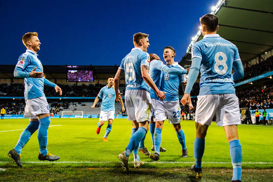 Malmö FFs Marcus Antonsson jublar med lagkamrater