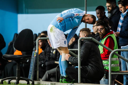 Malmö FFs Lasse Nielsen får vård
