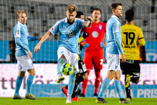 Malmö FFs Rasmus Bengtsson deppar