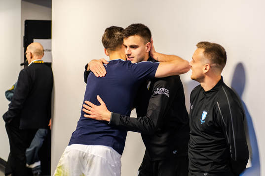 Häckens Alexander Jeremejeff kramar om Malmö FFs Arnór