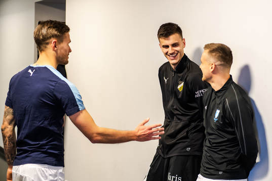 Häckens Alexander Jeremejeff och Malmö FFs Arnór