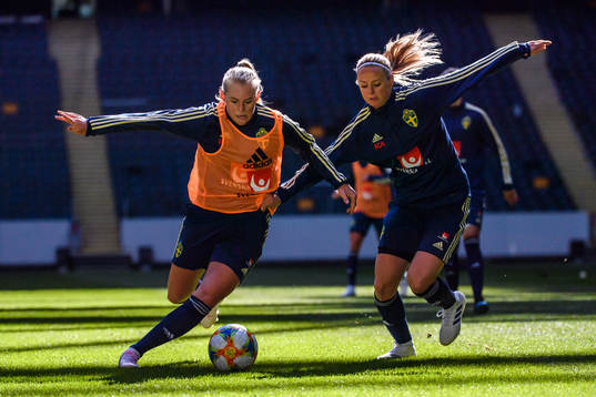 Stina Blackstenius and Amanda Ilestedt of the Swedish women