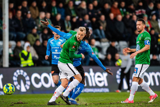 Jönköpings Sebastian Crona och Halmstads Sadat Karim