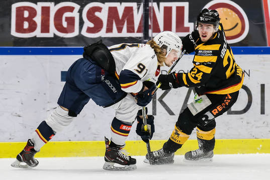 Djurgårdens Axel Jonsson Fjällby och Skellefteås Andreas