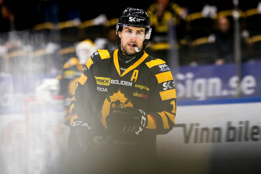 Skellefteås Joakim Lindström jublar