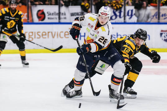 Djurgårdens Sebastian Strandberg och Skellefteås Adam