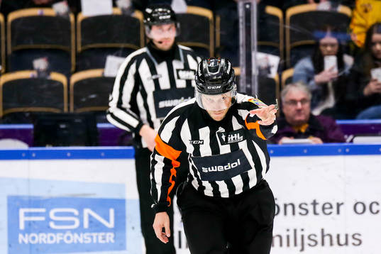 Domare Andreas Hernebring godkände Djurgårdens mål som