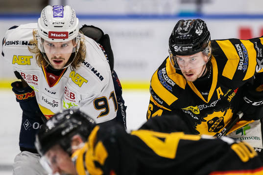 Djurgårdens Axel Jonsson Fjällby och Skellefteås