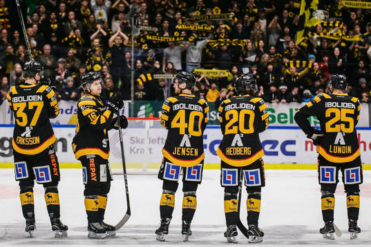 Skellefteås Linus Lindström deppar med lagkamrater