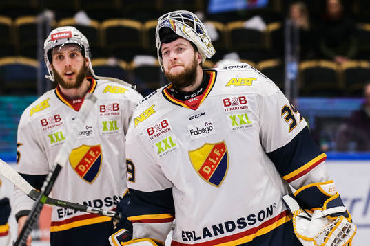 Djurgårdens målvakt Adam Reideborn jublar