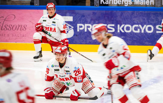 Timrås Hampus Larsson värmer upp