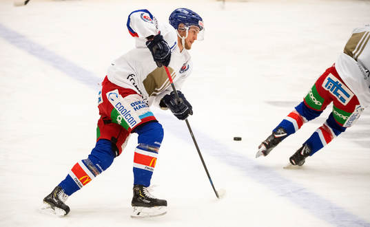 Oskarshamns Jonas Engström värmer upp