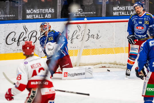 Timrås Gustav Nielsen gör 1-1 bakom Oskarshamns målvakt