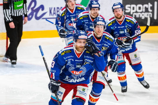 Oskarshamns Matias Sointu jublar