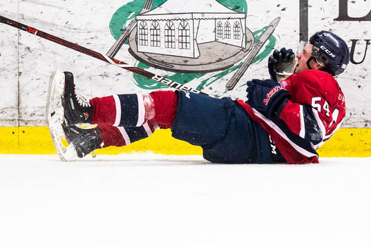 Helsingborgs Axel Björklund har ont