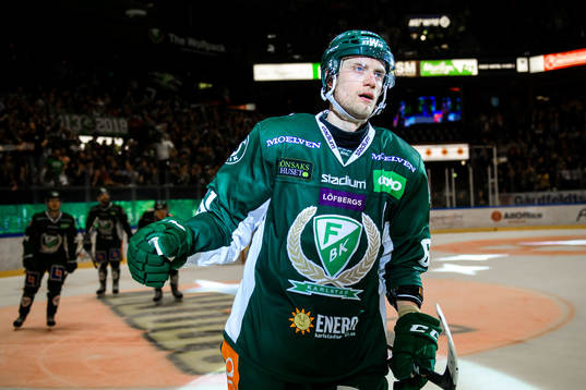 Färjestads Johan Ryno jublar