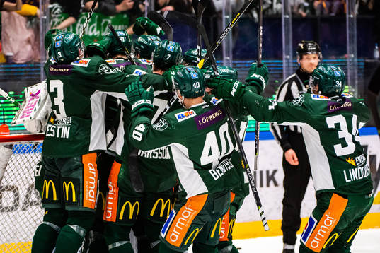 Färjestads spelare jublar