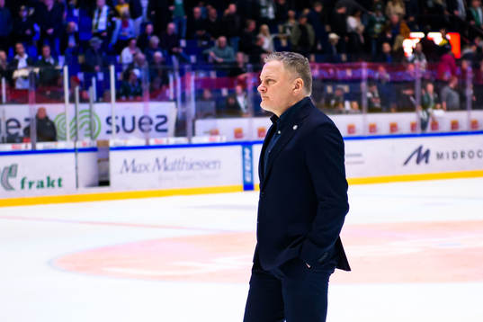 s tränare Stephan Lundh deppar