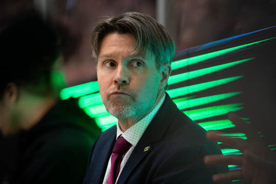 Färjestads assisterande tränare Anders Karlsson deppar