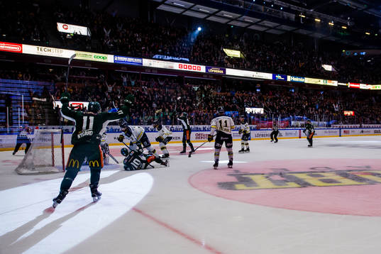 Färjestads Joakim Nygård jublar