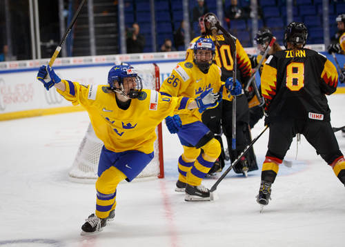 Sofia Engström #4, SWE celebrating 1st goal