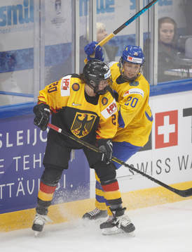 Daria Gleissner #20, GER and Fanny Rask #20